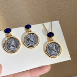 Conjunto de Colar e Brinco de Moeda Vintage Prata e Dourado Pedra Azul