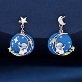 Brinco Infantil de Astronauta na Lua e Céu Estrelado Azul Laszine Shop