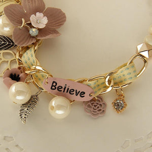 Colar Believe de Pérola Flor Folha Artesanal Laszine Shop