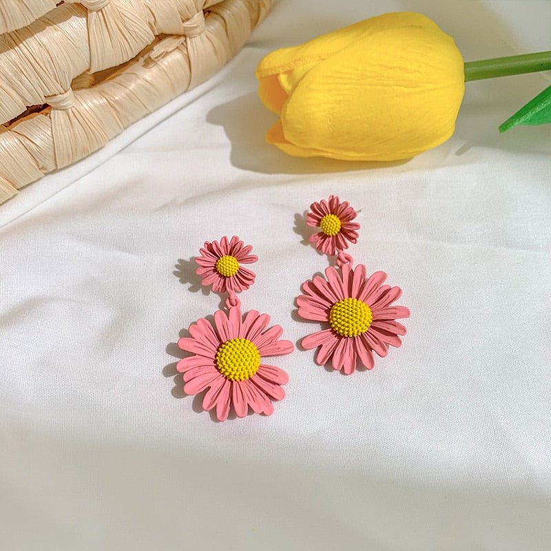 Brincos de 2 Flores Margaridas Amarelas Laszine Shop