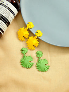 Brincos de 2 Flores Margaridas Amarelas Laszine Shop